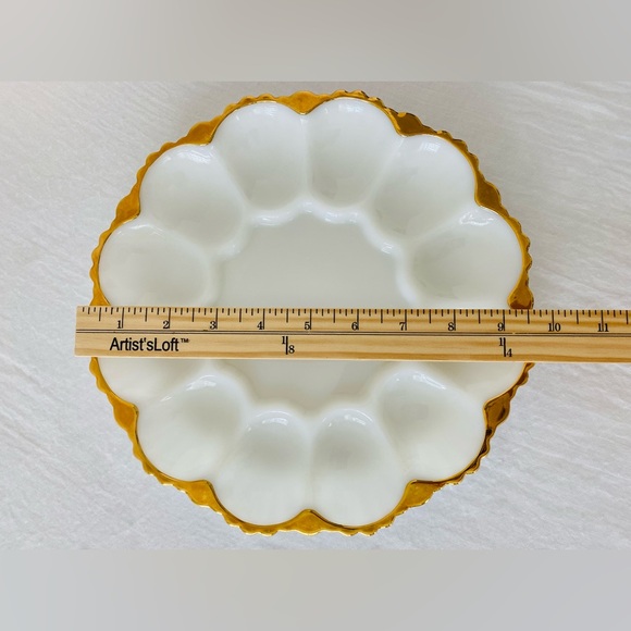 White and Gold Scalloped Devilled Egg Milk Glass Plate - Picture 6 of 6